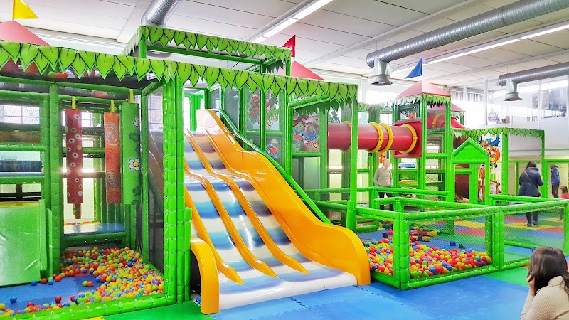 FANTABOSCO - Parco Giochi Coperto, Bar e Giropizza